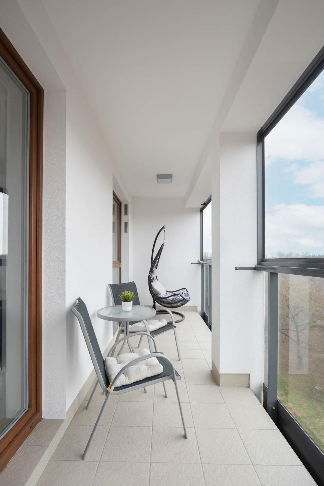 Bright With Parking Near The Pge National Stadium By Renters Apartament